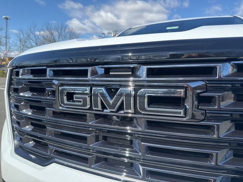 New 2026 GMC Acadia Denali Ultimate w/ LPO, Floor Liner Package AWD/4WD image 68