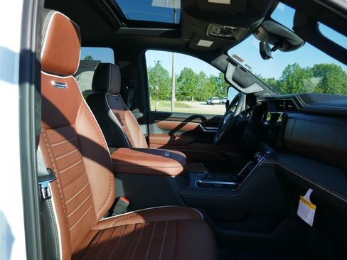 New 2026 GMC Sierra 2500 Denali Ultimate AWD/4WD image 15