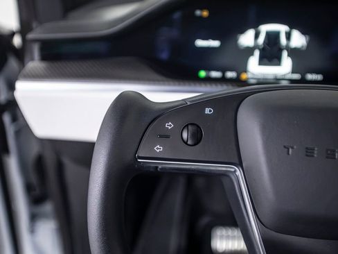 Used 2022 Tesla Model X Plaid image 36