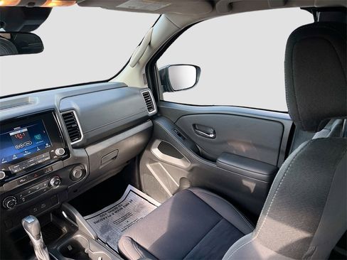 Used 2024 Nissan Frontier SV image 21