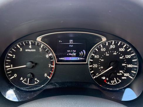 Used 2018 Nissan Altima 2.5 SR FWD image 14