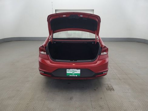 Used 2019 Hyundai Elantra SE FWD image 29
