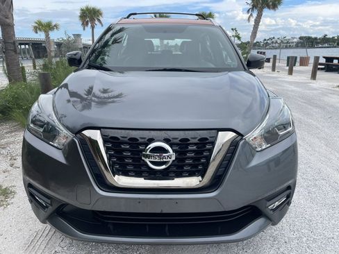 Used 2019 Nissan Kicks SR w/ SR Premium Package image 4