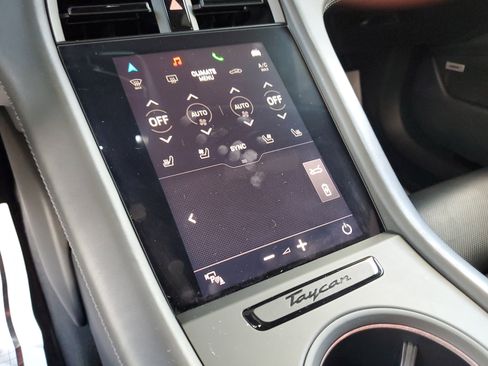 Used 2022 Porsche Taycan GTS image 25