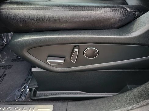 Certified 2022 Lincoln Nautilus FWD image 14