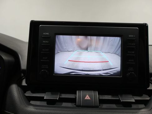 Used 2019 Toyota RAV4 LE w/ Carpet Mat Package AWD/4WD image 25