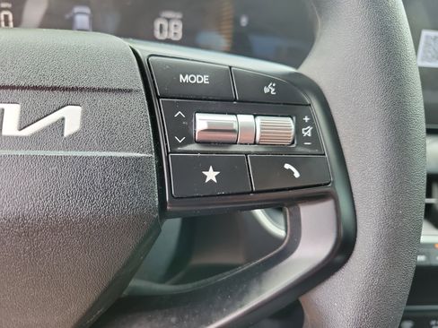 Used 2025 Kia K4 LXS FWD image 18