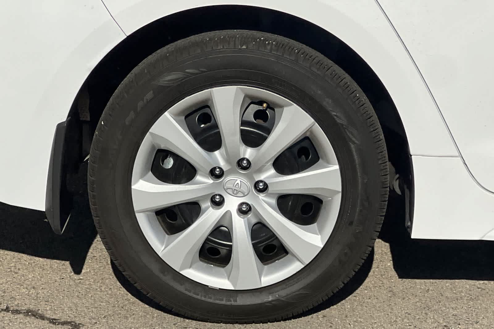 Certified 2025 Toyota Corolla LE FWD image 20