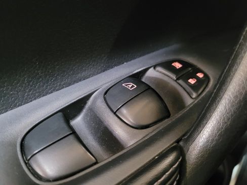 Used 2017 Nissan Rogue Sport SV image 27