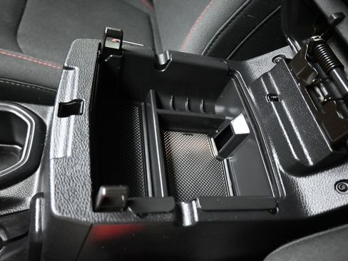 Used 2020 Jeep Wrangler Rubicon image 24