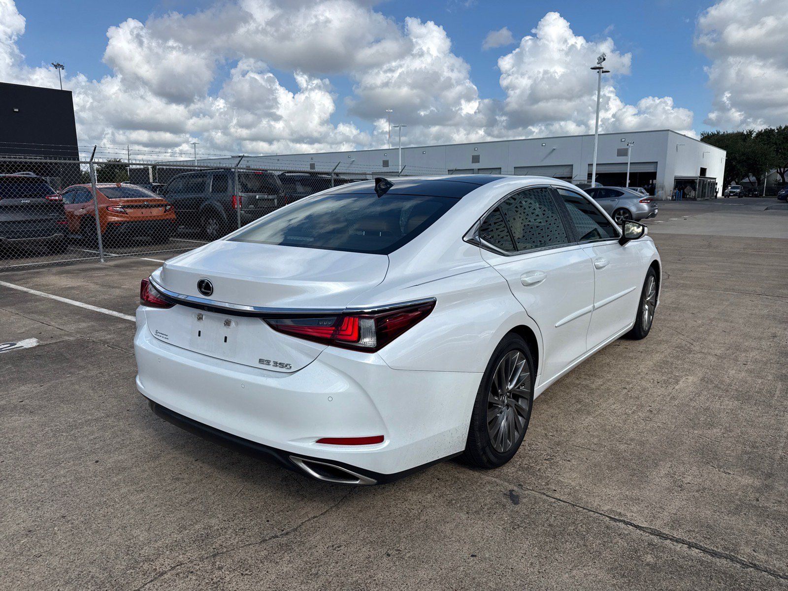 Used 2019 Lexus ES 350 w/ Accessory Package FWD image 9