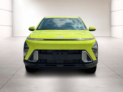 New 2025 Hyundai Kona SE FWD image 12