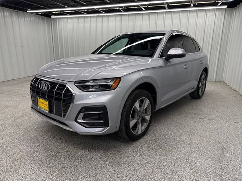 Used 2023 Audi Q5 2.0T Premium Plus w/ Premium Plus Package AWD/4WD image 3