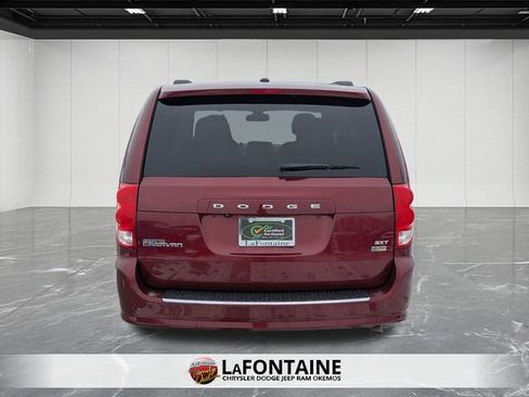 Used 2018 Dodge Grand Caravan SXT image 4