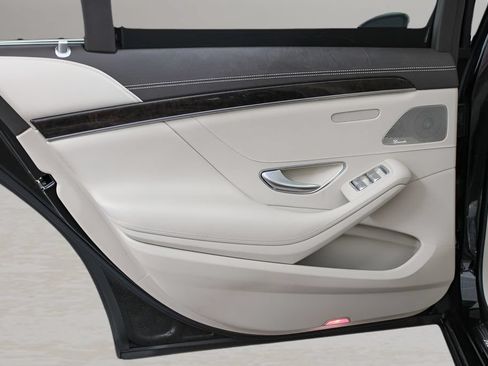 Used 2019 Mercedes-Benz S 450 Sedan image 12
