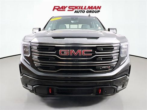 Used 2022 GMC Sierra 1500 AT4 w/ AT4 Premium Package image 2