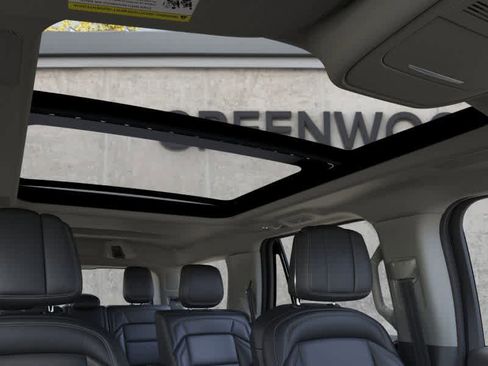 New 2025 Lincoln Navigator Reserve image 22