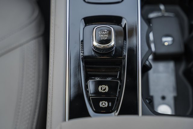 New 2026 Volvo XC90 T8 Plus w/ Protection Package Premier AWD/4WD image 25