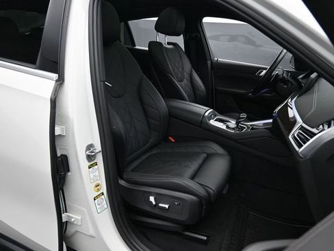 Used 2023 BMW X6 xDrive40i w/ Premium Package image 31