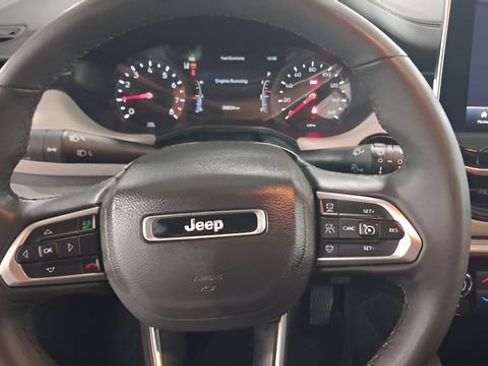 Used 2025 Jeep Compass Limited AWD/4WD image 12