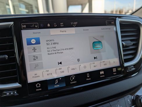 Used 2024 Chrysler Pacifica Touring-L image 24