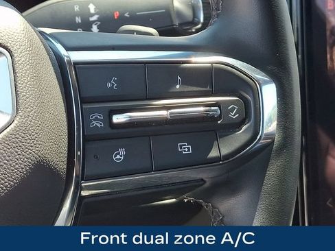 Used 2025 GMC Yukon XL Denali AWD/4WD image 8