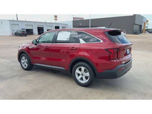 Used 2022 Kia Sorento LX FWD image 6