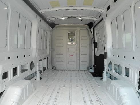 Used 2025 Ford Transit 250 148 Medium Roof RWD image 21