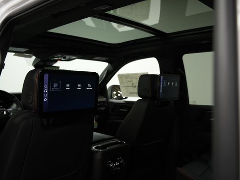New 2026 GMC Yukon XL AT4 w/ AT4 Premium Plus Package AWD/4WD image 24
