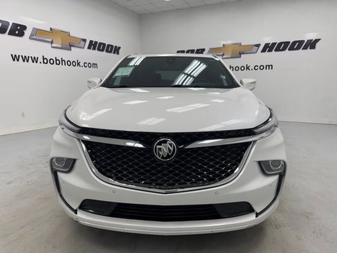 Used 2023 Buick Enclave Avenir AWD/4WD image 2
