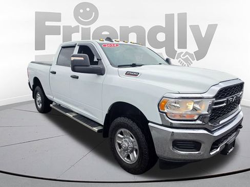 Used 2024 RAM 2500 Tradesman w/ Chrome Appearance Group AWD/4WD image 3