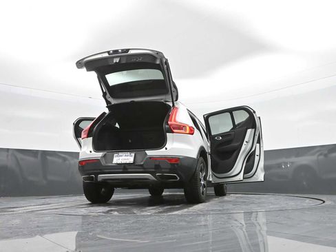 Used 2020 Volvo XC40 T5 Inscription image 46