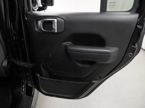 Used 2024 Jeep Wrangler Unlimited AWD/4WD image 47