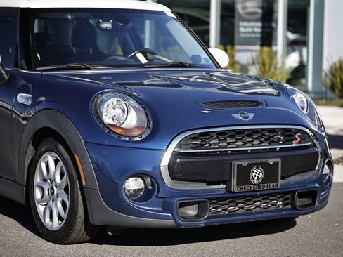 Used 2017 MINI Cooper S image 2