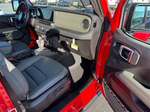 New 2025 Jeep Gladiator Mojave image 14