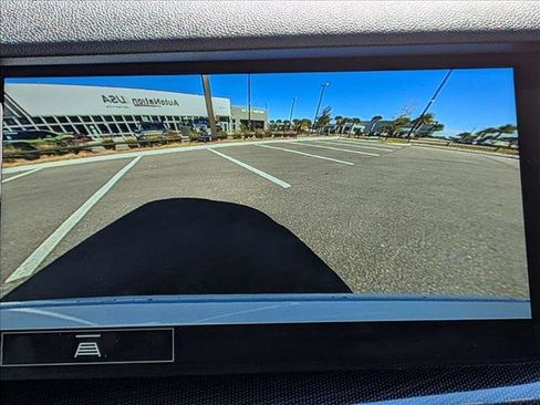 Used 2023 Buick Envision Essence image 13