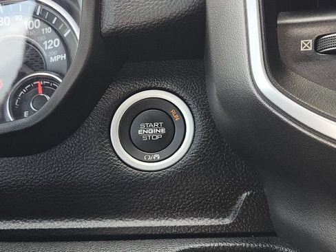 Used 2019 RAM 1500 Big Horn RWD image 30