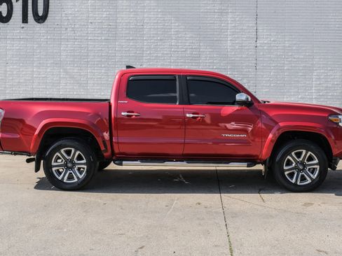 Used 2016 Toyota Tacoma Limited w/ Towing Package RWD image 7