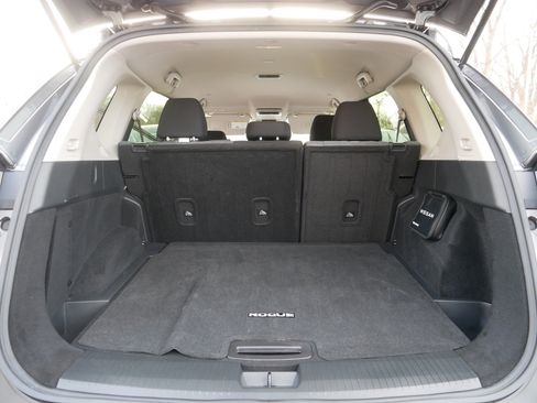 Certified 2023 Nissan Rogue SV image 18