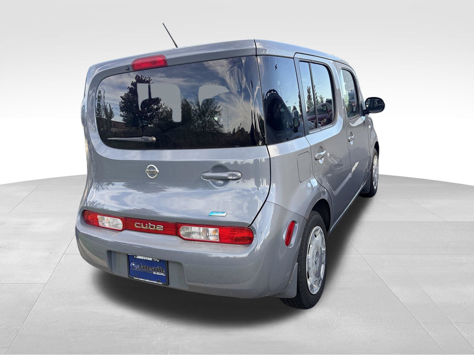 Used 2013 Nissan Cube 1.8 S w/ Interior Illumination Pkg FWD image 3