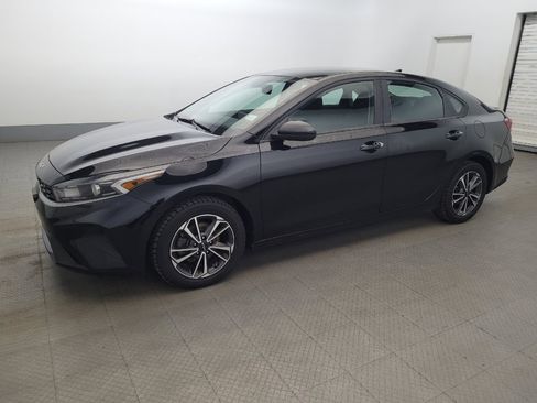Used 2022 Kia Forte LXS FWD image 2
