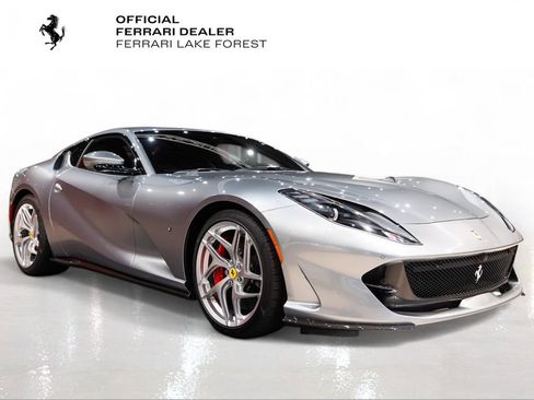Used 2020 Ferrari 812 Superfast RWD image 8