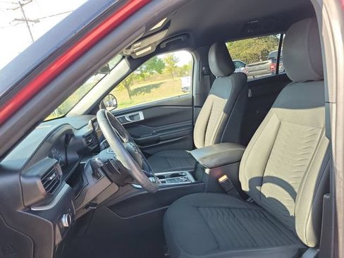 Used 2020 Ford Explorer XLT w/ Comfort Package AWD/4WD image 18