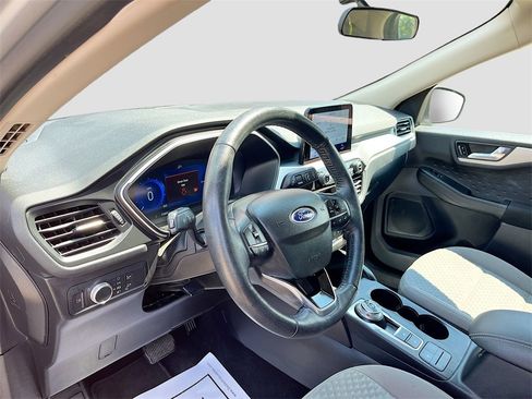 Used 2020 Ford Escape SE Sport image 9