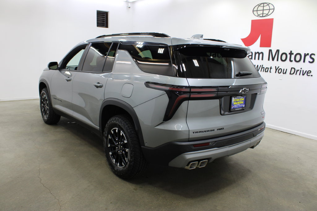 Used 2026 Chevrolet Traverse Z71 w/ Enhanced Driving Package AWD/4WD image 3