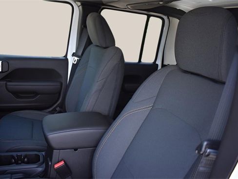 New 2025 Jeep Gladiator Sport image 9