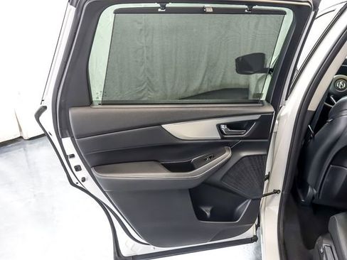 Used 2023 Acura MDX SH-AWD w/ Technology Package image 29