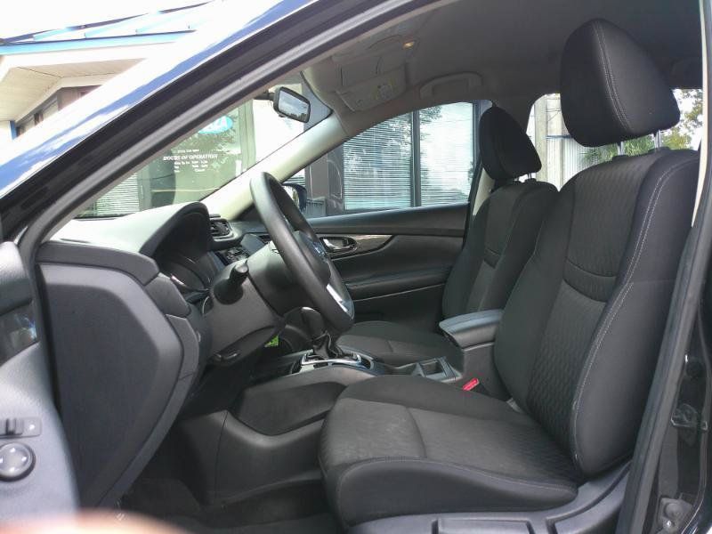 Used 2017 Nissan Rogue S FWD image 12