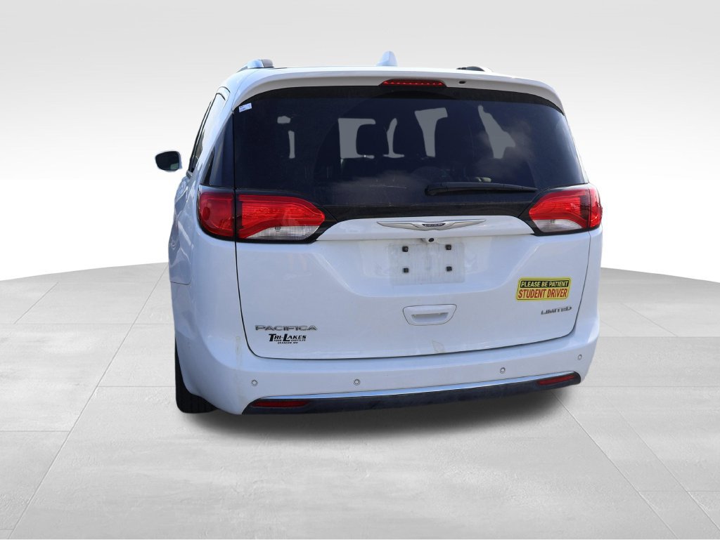 Used 2020 Chrysler Pacifica Limited w/ Advanced Safetytec Group FWD image 17