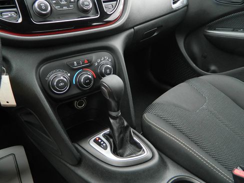 Used 2016 Dodge Dart SXT image 20